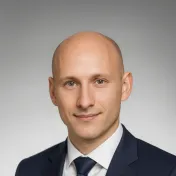 Иван Ларионов